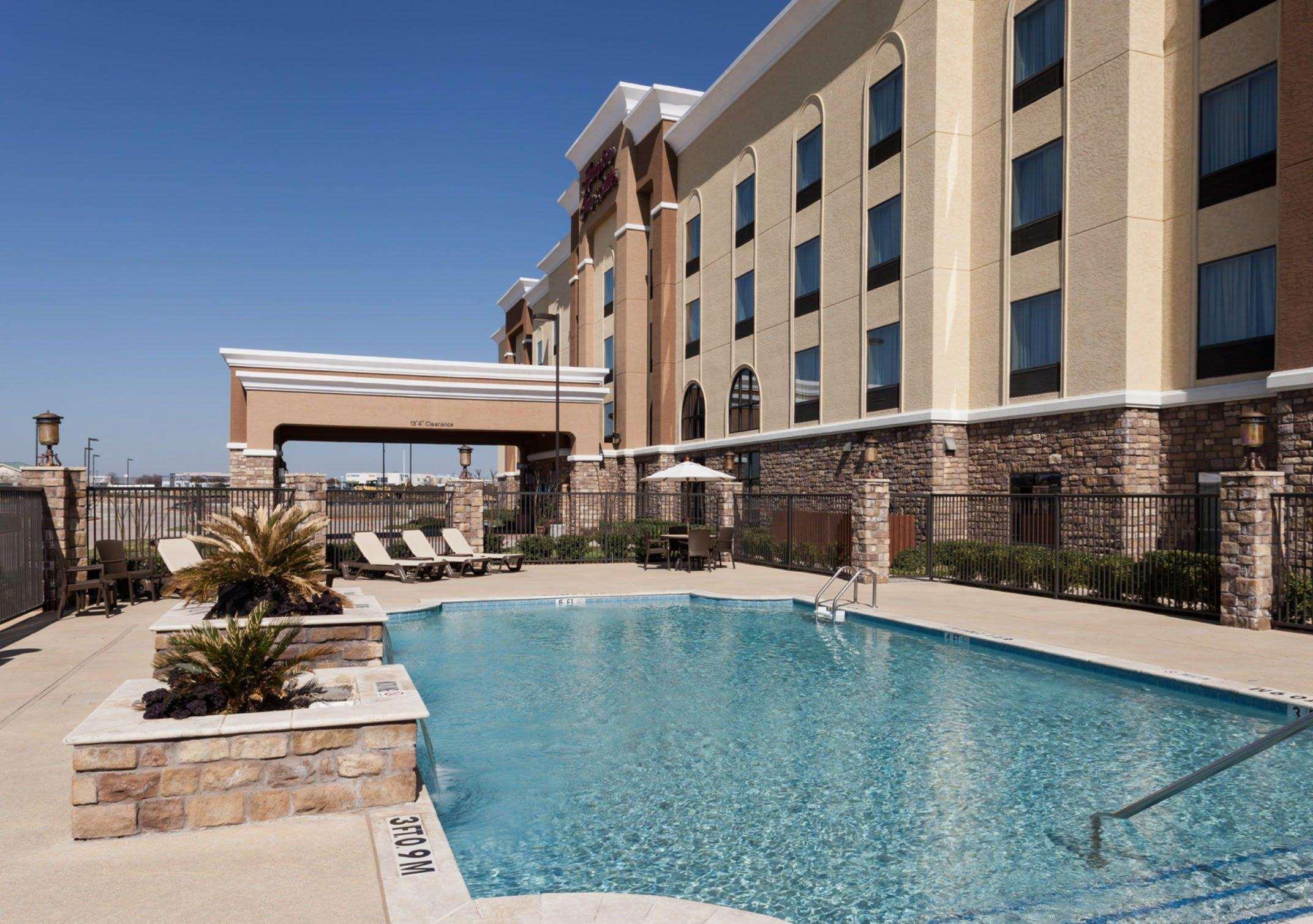 Hampton Inn & Suites Dallas-Arlington-South Exterior photo